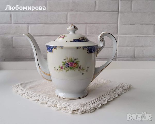 Флорален чайник, снимка 1 - Антикварни и старинни предмети - 45163532