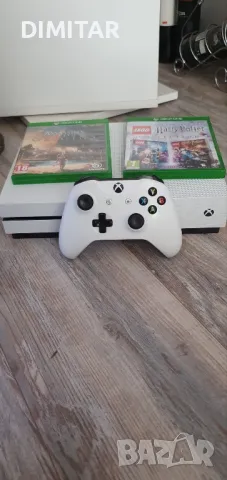 2 броя Xbox one S , снимка 2 - Xbox конзоли - 47098020