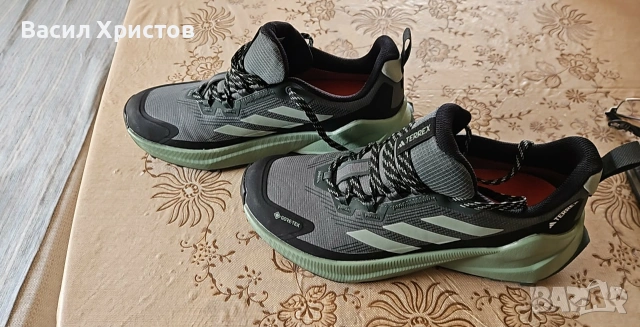 Спортни обувки Adidas, снимка 2 - Маратонки - 54247418