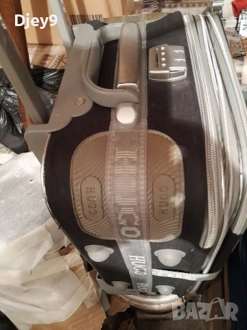 много здрав пътнически куфар hugo и мн.други , снимка 11 - Куфари - 53167312