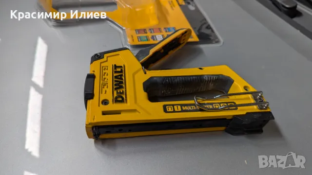 Ръчен такер Dewalt, снимка 3 - Други инструменти - 48435371