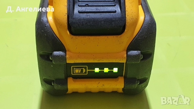 Акумулаторенъглошлайф Dewalt DCG414 flexvolt с куфар и 9Ah батерия, снимка 10 - Ъглошлайфи - 52673538
