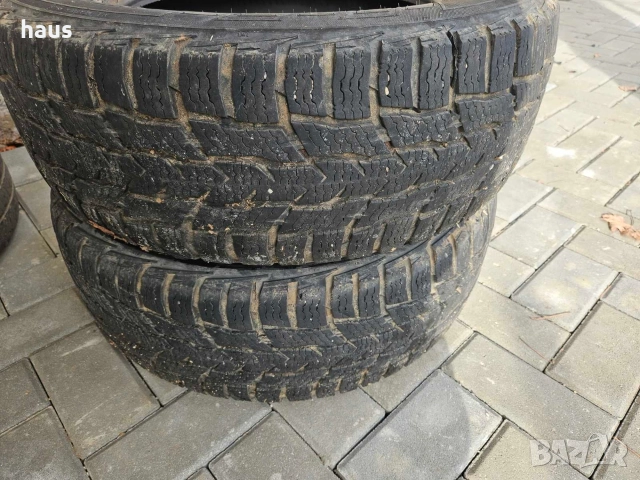 Зимни гуми 215 65 15 Nokian, снимка 4 - Гуми и джанти - 52950326