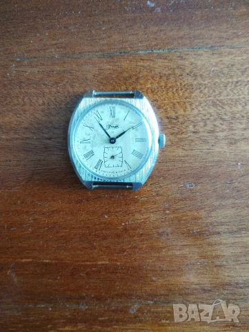 Руски механични часовници, снимка 16 - Антикварни и старинни предмети - 52057920