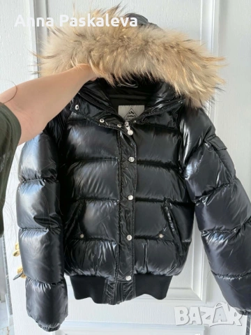 Яке на Pyrenex, качулка с естествен косъм от ракун