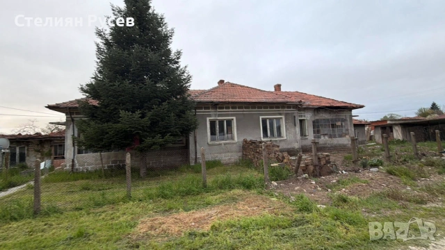 2 имота -232кв къща / парцел 1440 кв двор в с. Калипетрово, зад детската градина на ул. Зелен Синур , снимка 10 - Къщи - 53557099