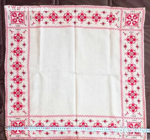 Българска бродерия, снимка 2 - Декорация за дома - 50796353