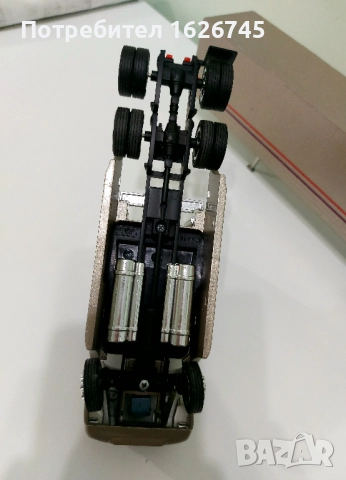 FREIGHTLINER CENTURY 1:43 NZG, снимка 11 - Колекции - 52910053