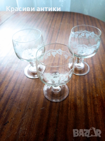 Кристални чаши, френски 3 б-р, старинни, рьчно гравирани за вино с печат, снимка 2 - Антикварни и старинни предмети - 46735688