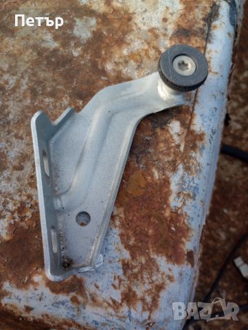 Горна ролка за лява плъзгаща врата рено канго 1998-2008г, снимка 1 - Части - 45829944