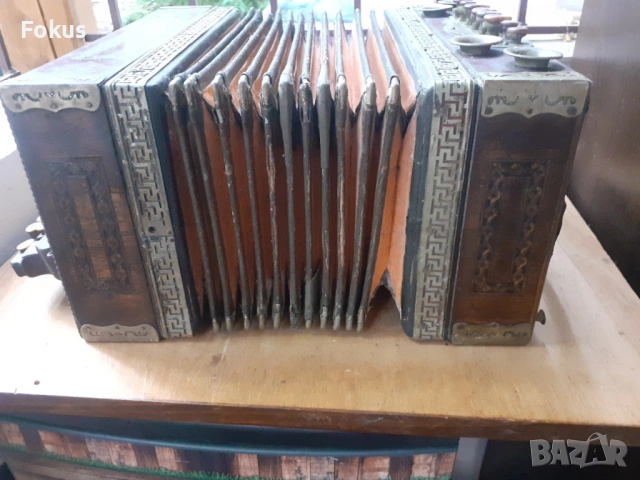 Стар диатоничен акордеон антика дърво кожа седеф каталин, снимка 7 - Антикварни и старинни предмети - 53275094