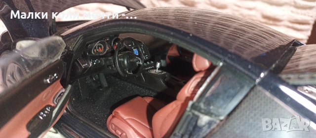 Метална кола Audi R8 ,1:18 , Kyosho, снимка 6 - Колекции - 53290315