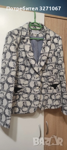 Дамско сако, снимка 2 - Сака - 52579964