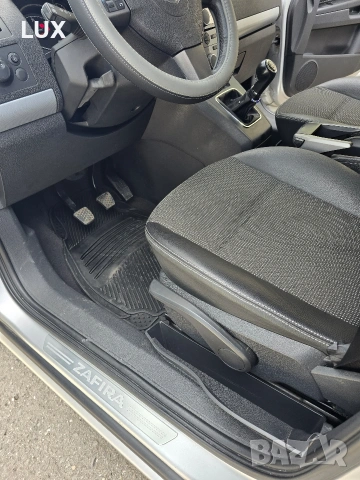 Opel Zafira 1.9 CDTI, снимка 9 - Автомобили и джипове - 54247062