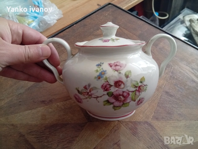 Порцелан, снимка 2 - Антикварни и старинни предмети - 54137531