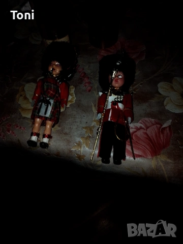 Стари английски кукли с подвижни очи с кутийките продавам ги комплект , снимка 4 - Статуетки - 53392513