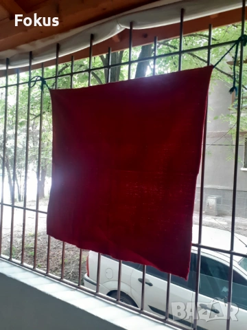 Стара червена голяма престилка от носия, снимка 2 - Антикварни и старинни предмети - 53327345