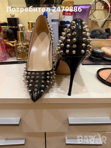 Дамски обувки с шипове, снимка 2 - Дамски обувки на ток - 54011564