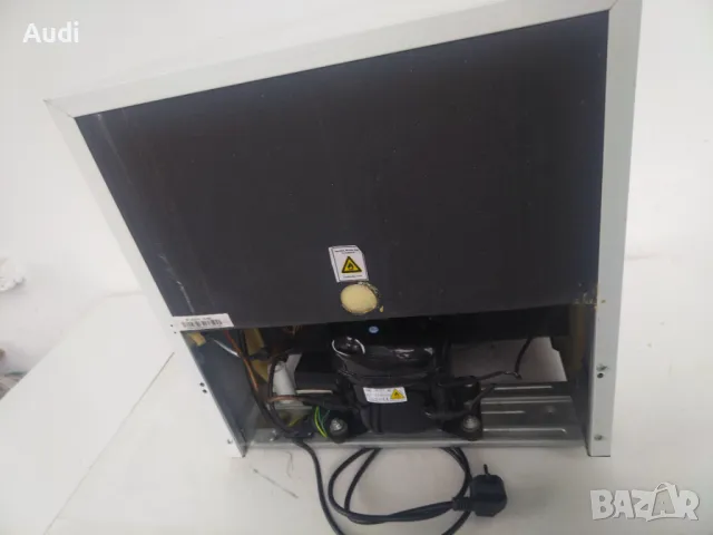 Хладилник тип мини бар AMICA Общ полезен обем 47 литра. Хладилна камера с обем 42. Фризер 4л, снимка 7 - Хладилници - 50296306