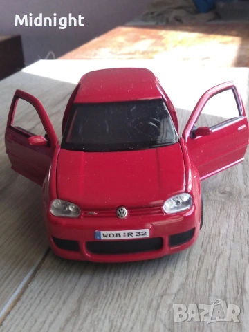 Volkswagen Golf R32. 1/24, снимка 4 - Колекции - 53866433