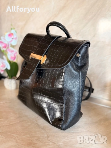 Черна кожена раница , снимка 5 - Раници - 53850448