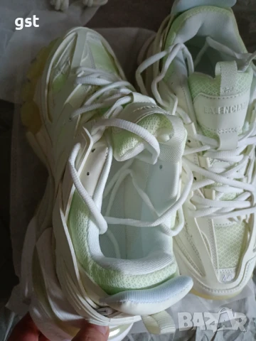 Уникални Редки Balenciaga Track 3.0 Glow in the dark наличен 45 White маратонки кецове Унисекс, снимка 4 - Маратонки - 50571222