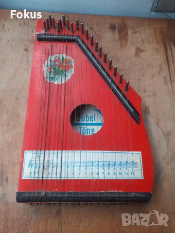 Стара малка цитра - музикален струнен инструмент