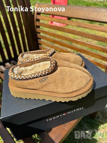 Детски пантофи на марката UGG 