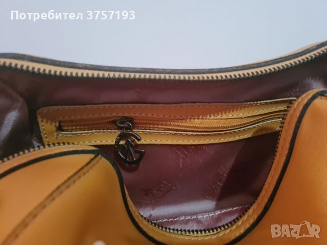 Малка дамска чанта в цвят горчица, снимка 4 - Чанти - 46063371