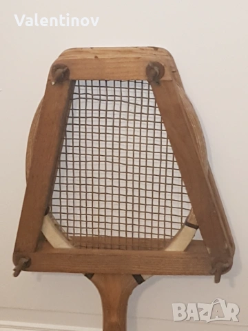 Старинна дървена ракета за тенис , снимка 2 - Антикварни и старинни предмети - 53846174