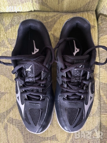 Детски маратонки за зала Mizuno , снимка 7 - Маратонки - 54264946