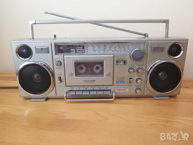 Shebro UCR1052 Boombox ,Sanwa 7096,Japan, снимка 1 - Радиокасетофони, транзистори - 46606008