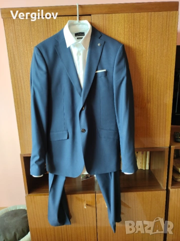 Костюм с риза