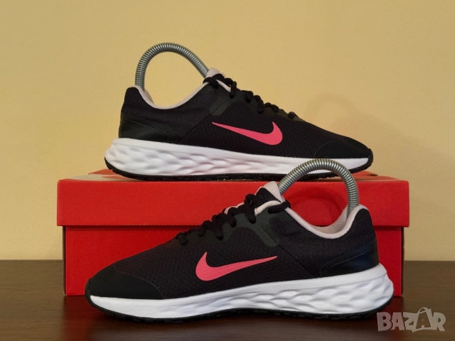 Дамски маратонки Nike Revolution 6 | 37,5, снимка 2 - Маратонки - 52517141