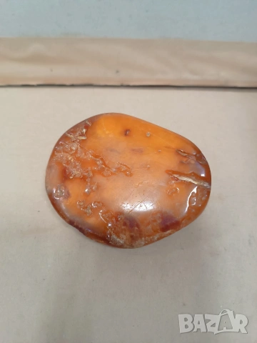 Голямо парче естествен кехлибар, снимка 4 - Антикварни и старинни предмети - 54014586