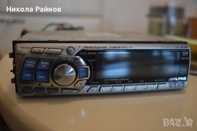 Висок клас CD Reciever за кола ALPINE CDA 9812RB 4х60 вата 