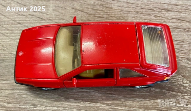 Модел автомобил Welly No. 9039 Volkswagen Corrado, снимка 5 - Антикварни и старинни предмети - 53597012