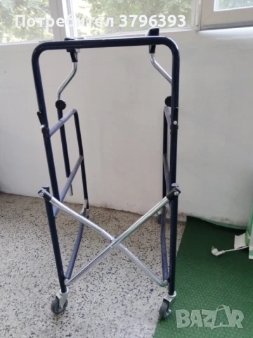 Проходилка Vermeiren с колела, снимка 3 - Ролатори - 50942847