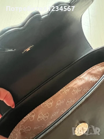 Оригинална нова чанта Guess, снимка 4 - Чанти - 51320572