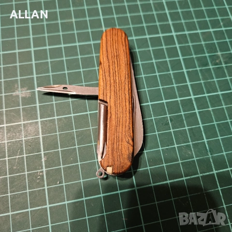 Продавам джобен сгъваем нож Victorinox Tinker/ Викторинокс с дървени чирени, снимка 4 - Ножове - 53442840