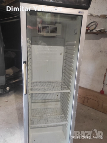 Продавам вертикална хладилна витрина , снимка 2 - Хладилни витрини и фризери - 52941977