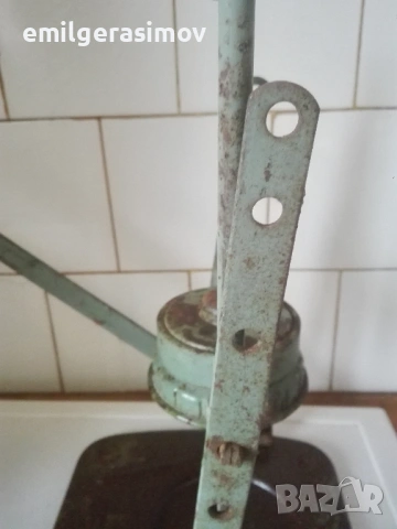 Машинка за буркани , газена лампа , маша (дилаф)., снимка 5 - Антикварни и старинни предмети - 40134128