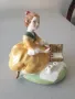 Колекционерска стара английска порцеланова фигурка Royal Doulton Picnic/1964 статуетка 9см, снимка 2