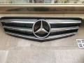Решетка/маска с емблема тип Avantgarde BLACK/CHROME за Mercedes W204 C-class, снимка 1