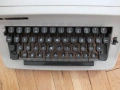 Продавам почти нова японска механична пишеща машина Chevron, снимка 4