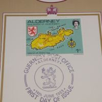 Мемориален лист специална марка ALDERNEY ограничено номерирано издание 44719, снимка 3 - Други ценни предмети - 45263240