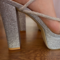 Нови сребристи  обувки с ток 10 см , снимка 3 - Дамски елегантни обувки - 44978232