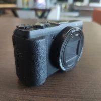 Джобен фотоапарат с голям zoom 30x, 20 MP, SONY HX60 с 2 батерии., снимка 1 - Фотоапарати - 45396773