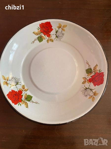 Руска,плоска емайлирана чиния , снимка 1