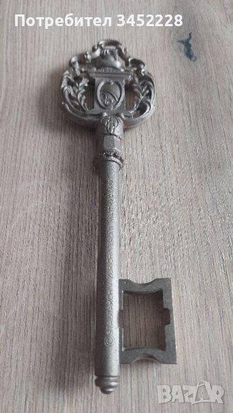 ключ бронз Цюрих масивен , снимка 1